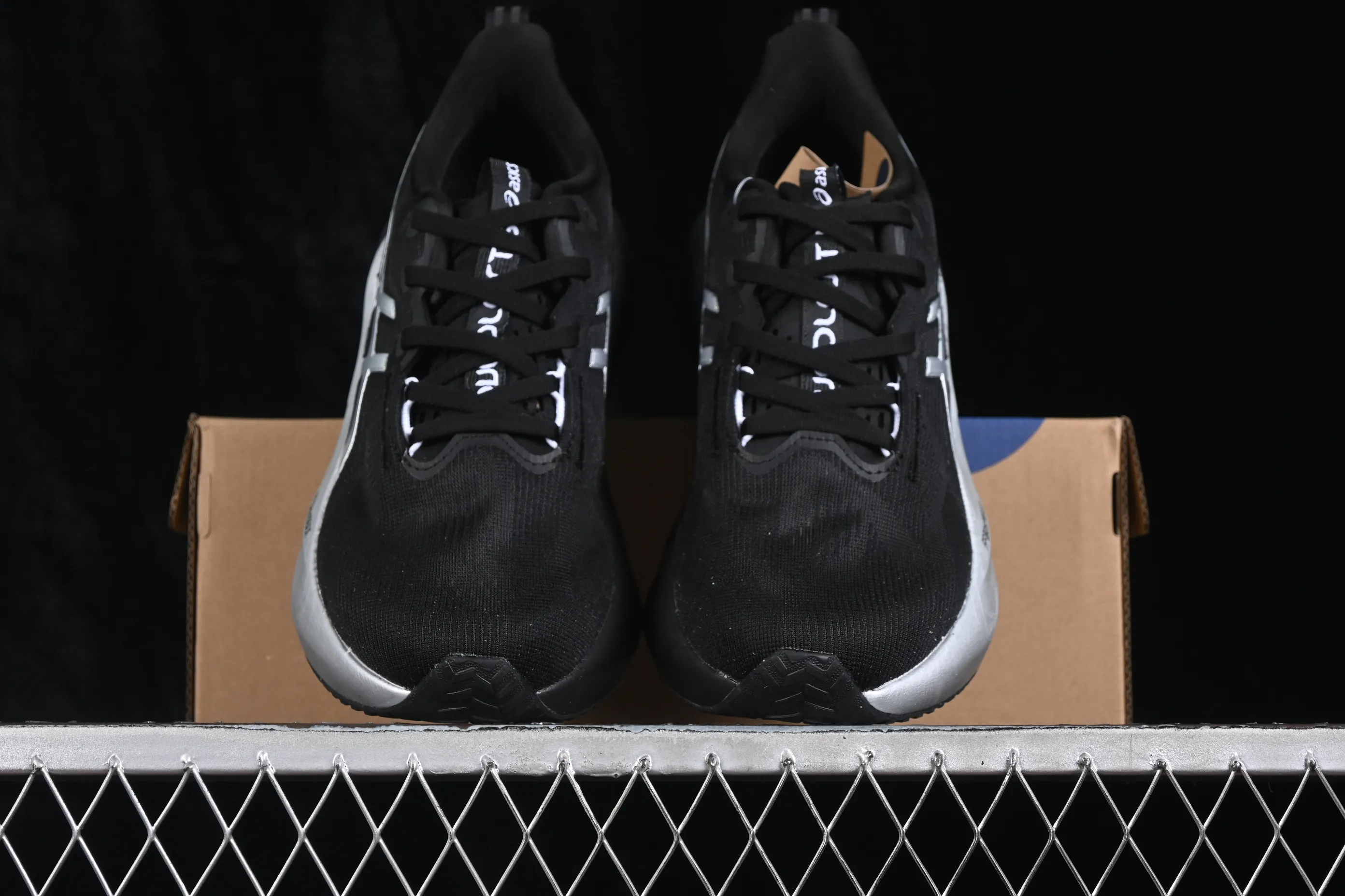 All categories Asics Asics series Asics Novablast 5 Asics Novablast 5 Asics retro breathable casual shoes cushioning men's wear-resistant running shoes 1012B980-001